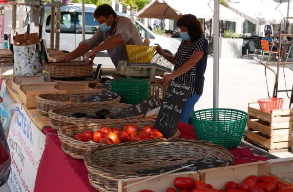 Stand de tomate sur le marché de Juvignac